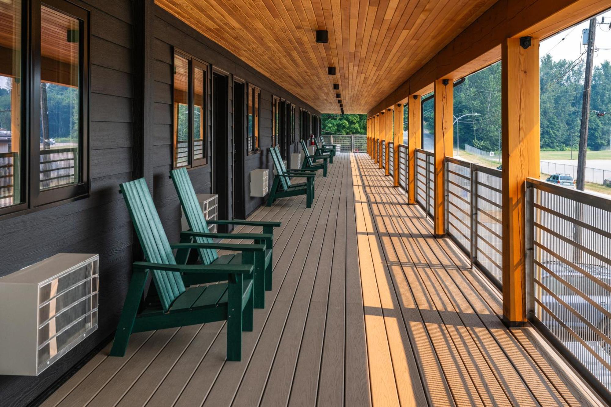 Vrge Revelstoke Hotel Екстериор снимка